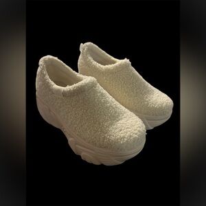 KOI‎ FLAMMA MICROFIBRE CHUNKY CREAM PLATFORM SHOES SLIP ON